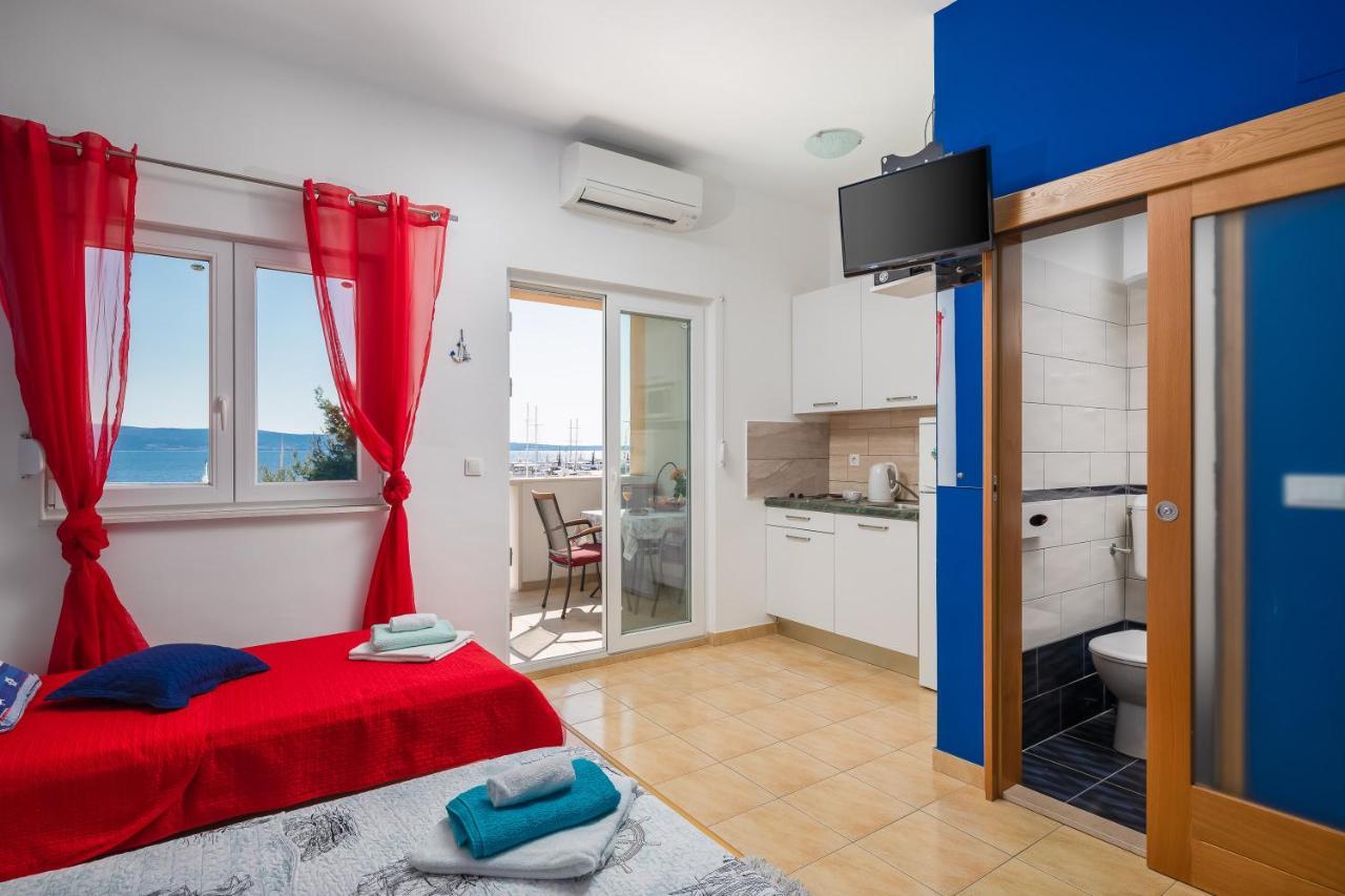 J.b. Beachfront Apartment *