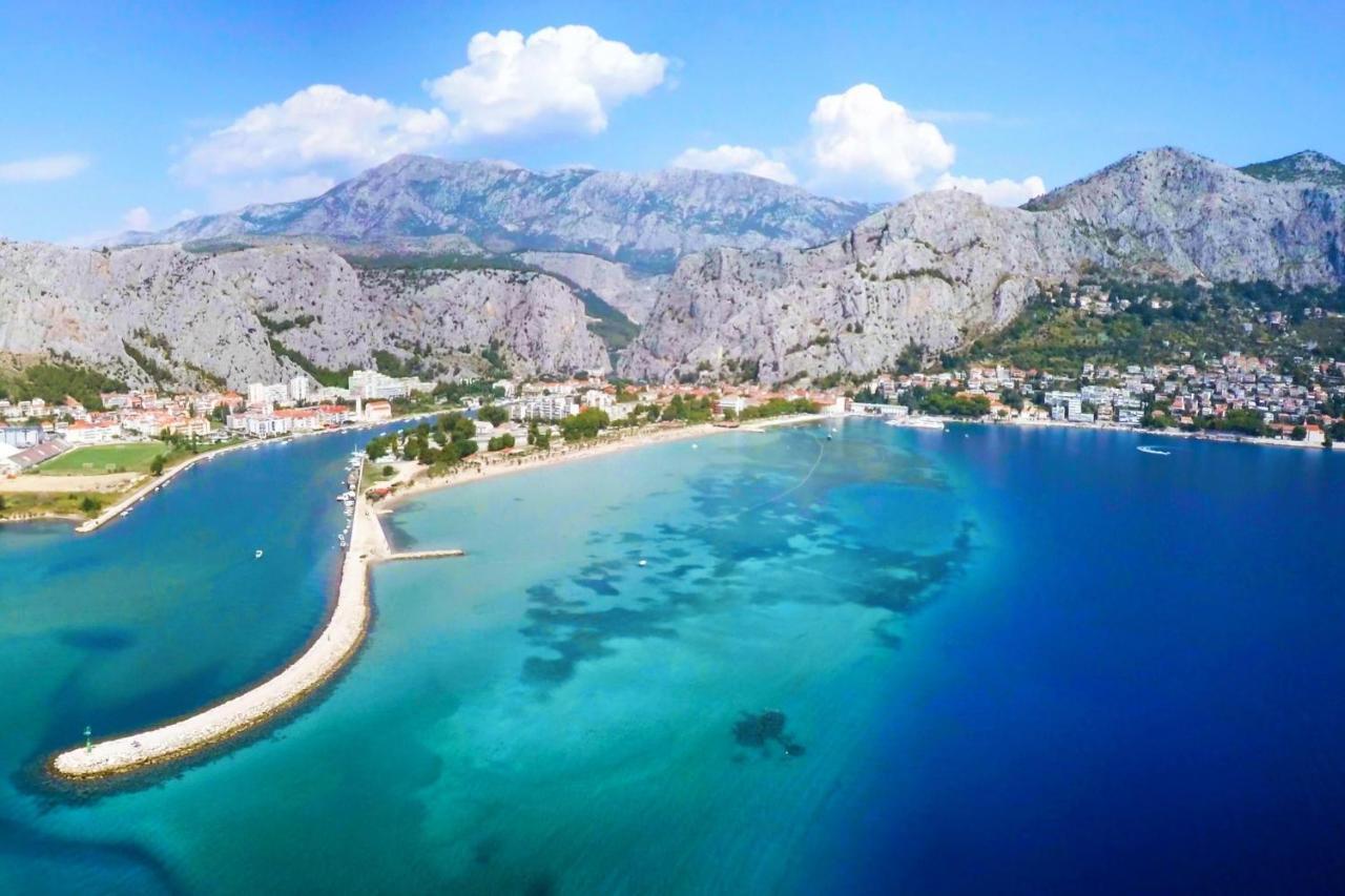 J.b. Beachfront Jesenice (Split-Dalmatia)