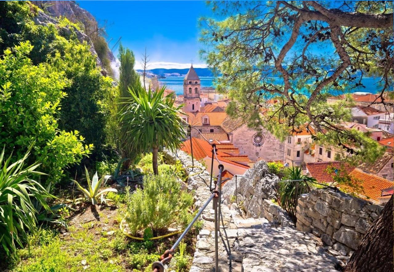 J.b. Beachfront Apartment Jesenice (Split-Dalmatia)